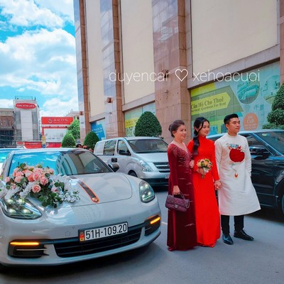 chothuexehoaporscherpanameraduyencarlamxeruocdautphcm_1646051137 Bảng Giá - Thuê xe hoa Porsche Panamera