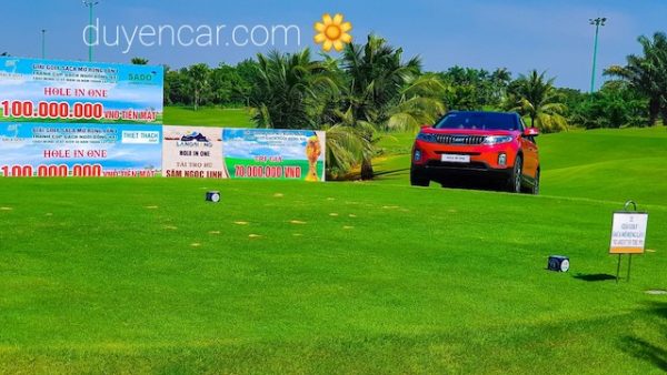 Cho thuê xe Vip trưng bày [Sân golf], [trung tâm thương mại] - dòng sorento màu đỏ