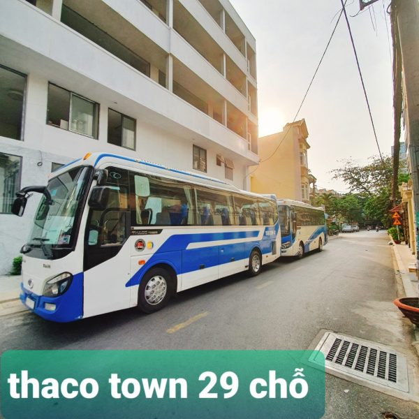 Thuê xe 29 chỗ Thaco Town