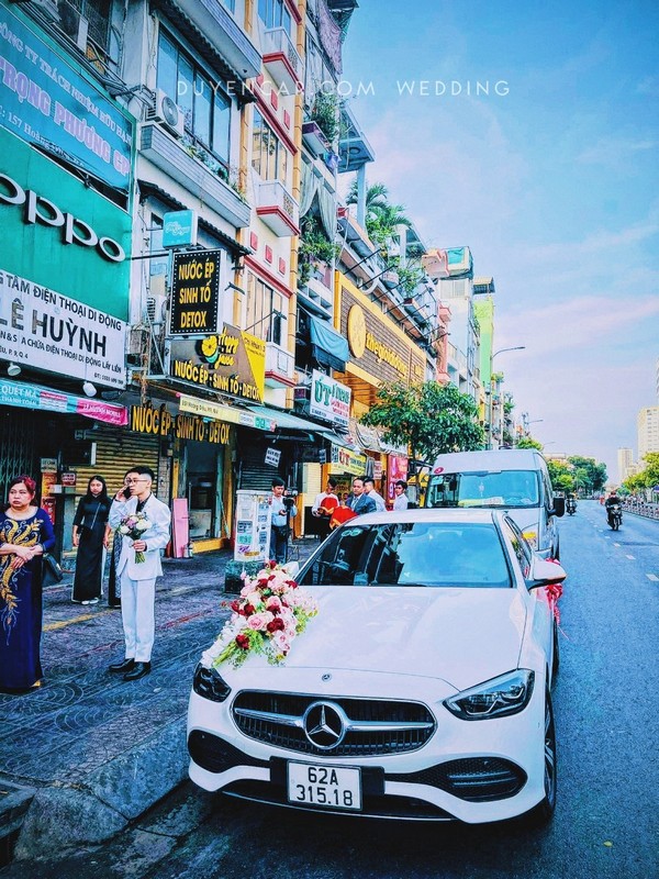 thue xe cuoi mercedes c200 doi moi duyencar 2
