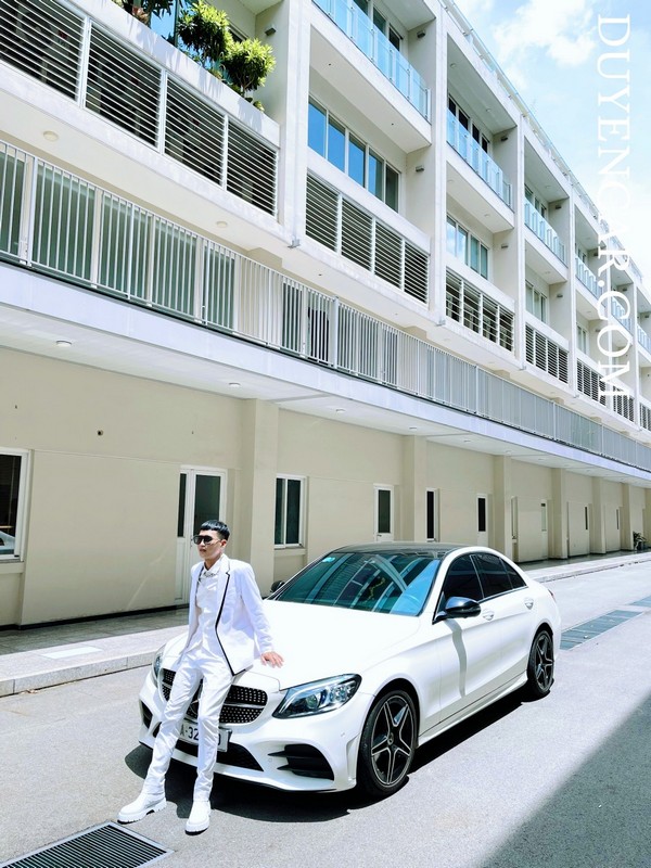 thue xe mercedes c300 chup hinh quay phi o dau 10