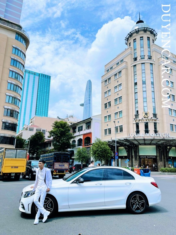 thue xe mercedes c300 chup hinh quay phi o dau 4