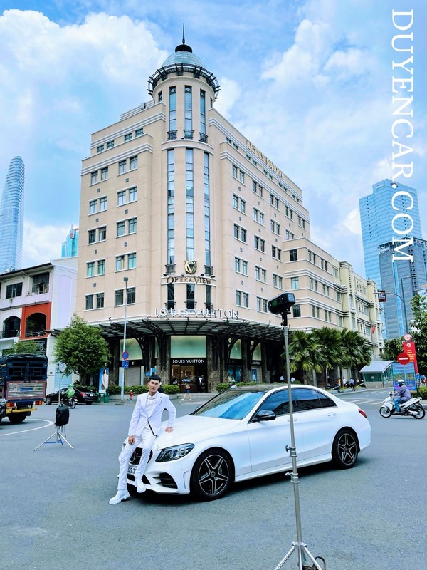 thue xe mercedes c300 chup hinh quay phi o dau 5