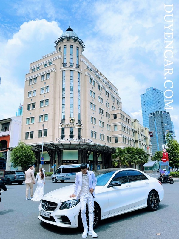 thue xe mercedes c300 chup hinh quay phi o dau 6