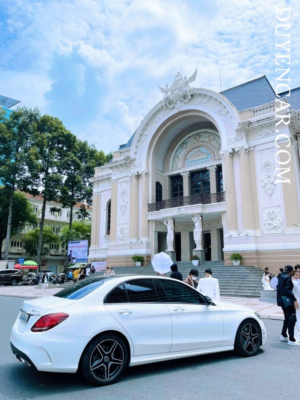 thue xe mercedes c300 chup hinh quay phi o dau 9