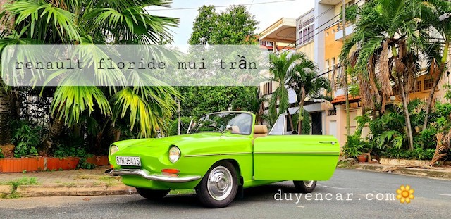 Thuê xe hoa mui trần cổ điển renault khoe dáng tại nhà khách