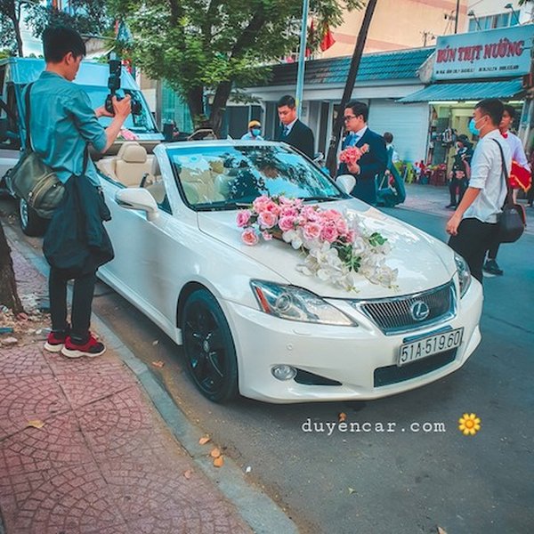Xe cưới lexus