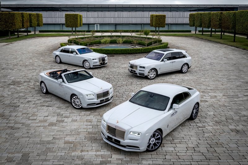 Xe cưới Rolls Royce màu trắng