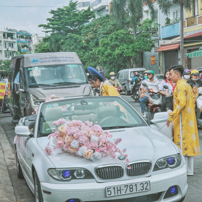 Bang Gia Thue Xe Hoa Mui Tran Bmw Hien Dai Co Dien Duyencar (5)