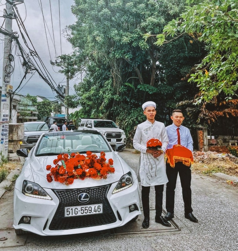 Bang Gia Thue Xe Hoa Mui Tran Hien Dai Co Dien Duyencar Lexus (5)