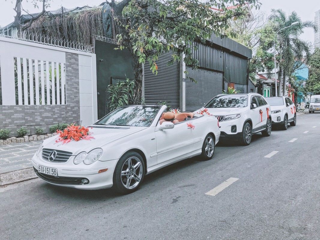 Bang Gia Thue Xe Hoa Mui Tran Hien Dai Co Dien Duyencar Mercedes (6)