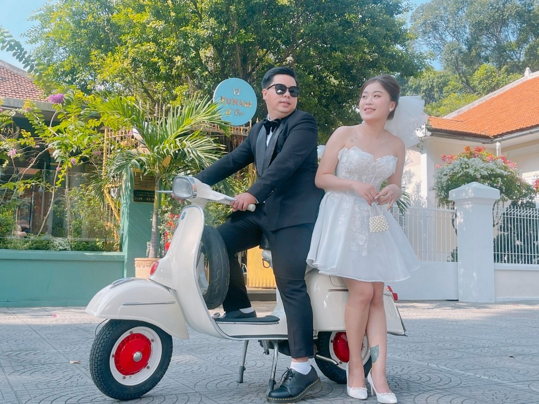 cho thue xe vespa co chup hinh 3