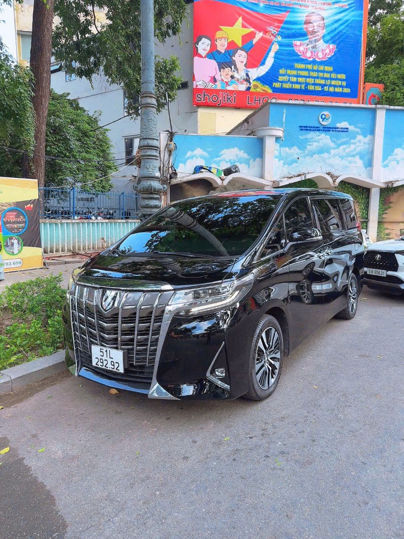 thue xe toyota alphard 2024 vip 2