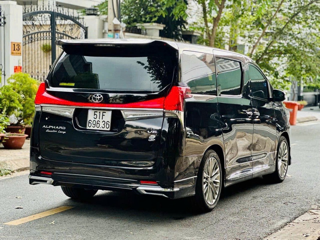 Thuê Alphard đi công việc cùng 6 thue alphard di cong viec 2