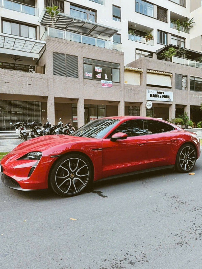 Dịch vụ thuê Porsche TayCan 2025 8 dịch vụ thuê porsche taycan
