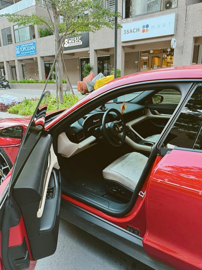 dich vu thue porsche taycan 7