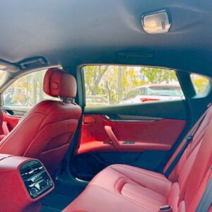 thue xe cuoi maserati cao cap 2025 3