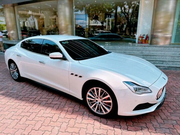 thue xe cuoi maserati cao cap 2025 4