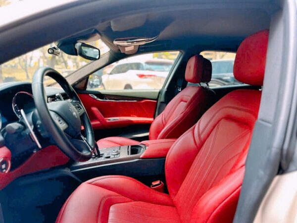 thue xe cuoi maserati cao cap 2025 5