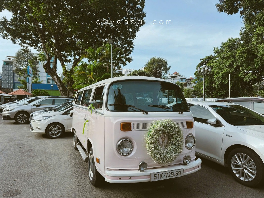 thue xe cuoi kombi co 1