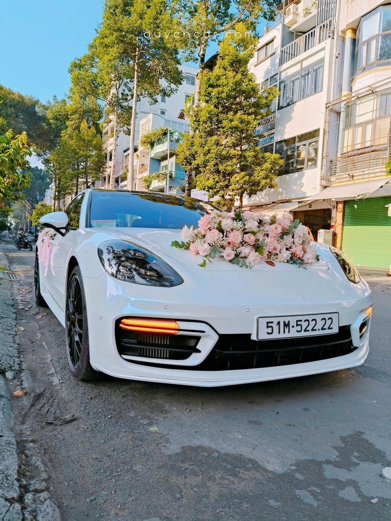 Thuê xe hoa Porsche Panamera trắng 2025. 13 thue xe hoa porsche panamera trang 11
