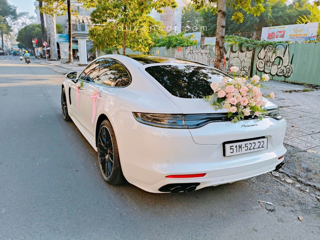 Thuê xe hoa Porsche Panamera trắng 2025. 16 thue xe hoa porsche panamera trang 3