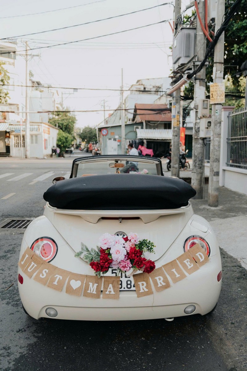 Thuê xe rước dâu beetle mui trần 2025 8 Thuê xe rước dâu beetle mui trần