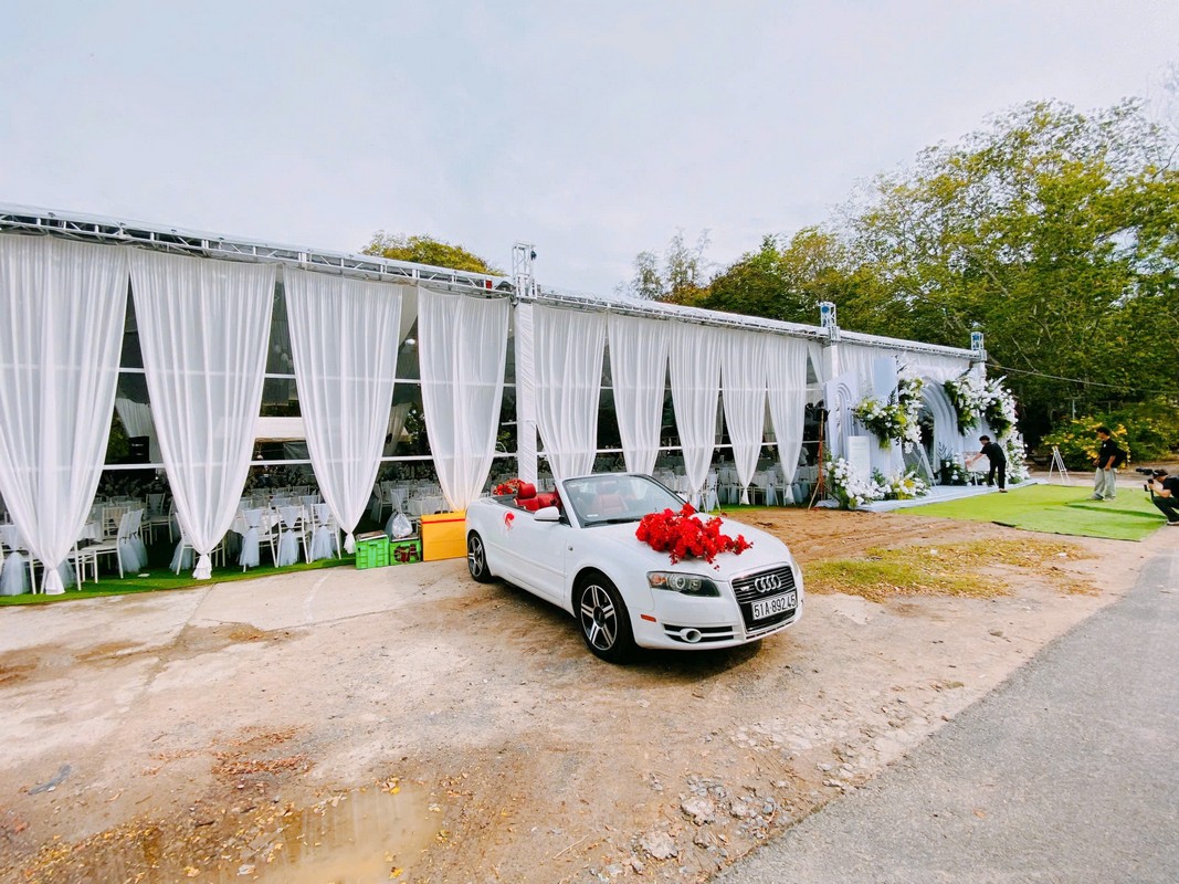 Xe Cưới Mui Trần Audi Long An 2025 10 xe cuoi mui tran audi long an 3