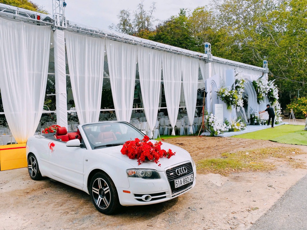 Xe Cưới Mui Trần Audi Long An 2025 8 xe cưới mui trần audi long an