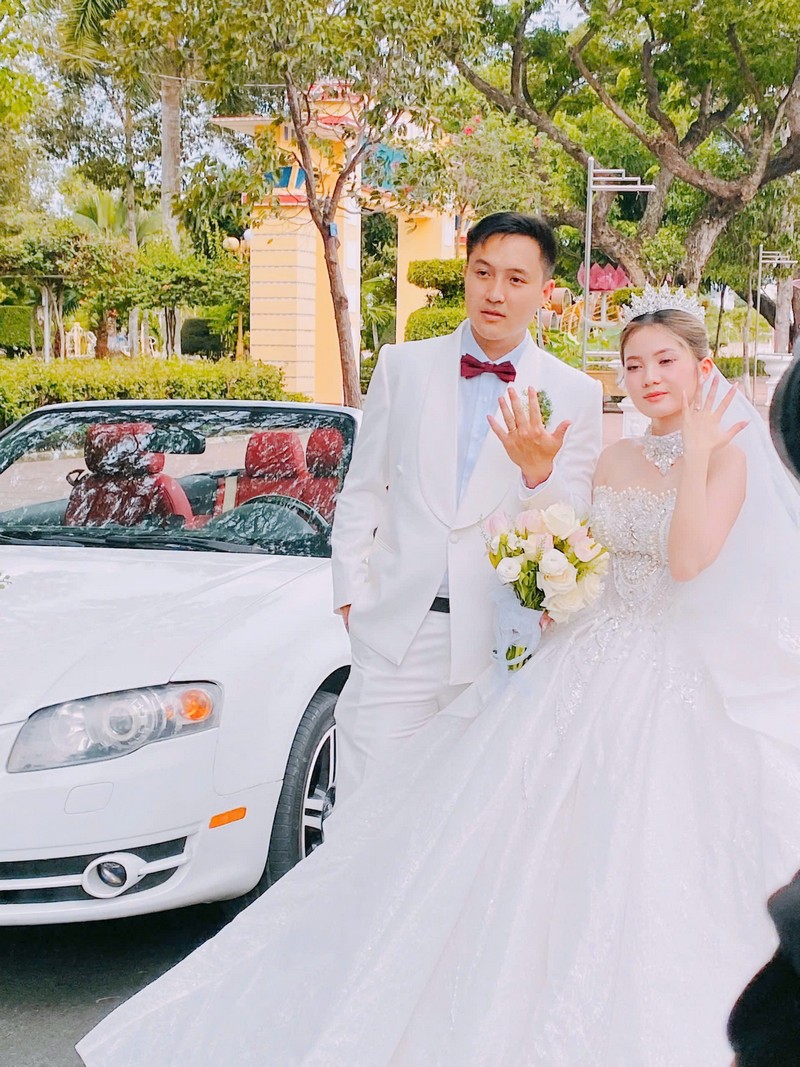 Xe Cưới Mui Trần Audi Long An 2025 12 xe cuoi mui tran audi long an 8