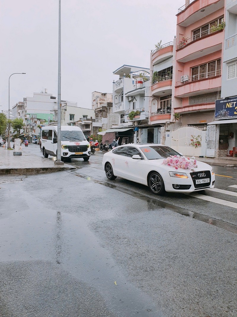 thue xe cuoi audi 26 84