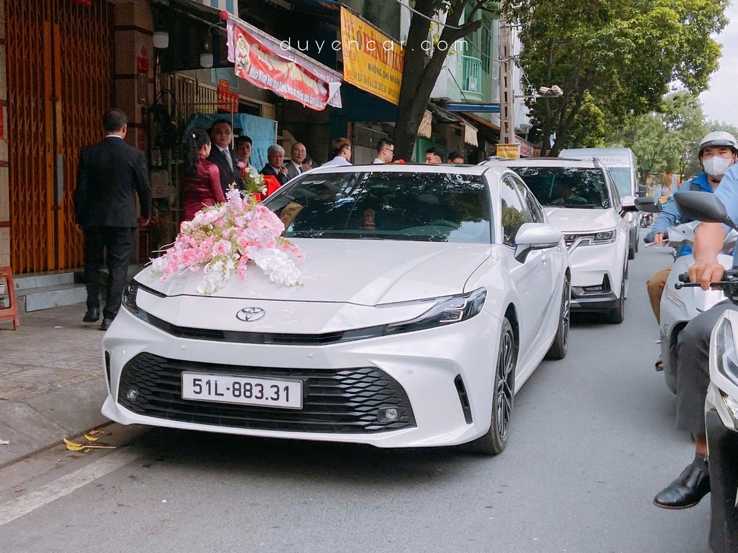 Thuê xe hoa camry đời mới 29.7 4 thue xe hoa camry doi moi 29.7 2