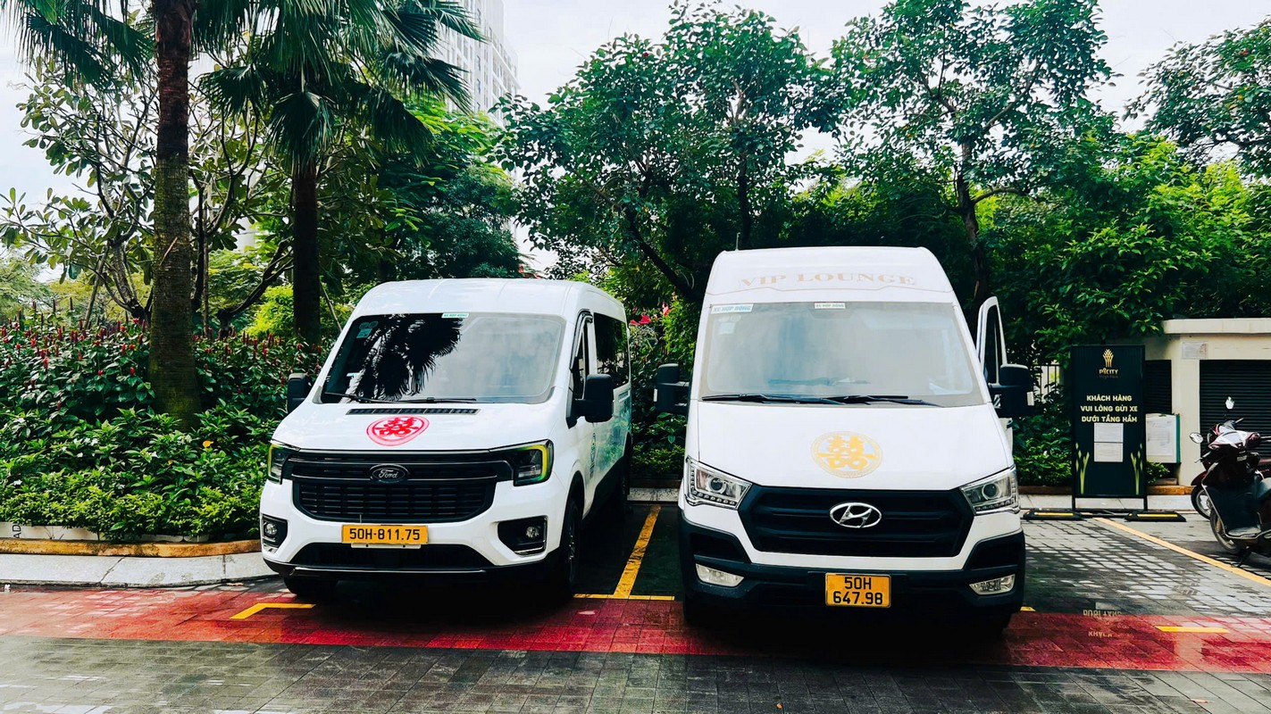 thue xe 16 cho mau trang ruoc dau 1