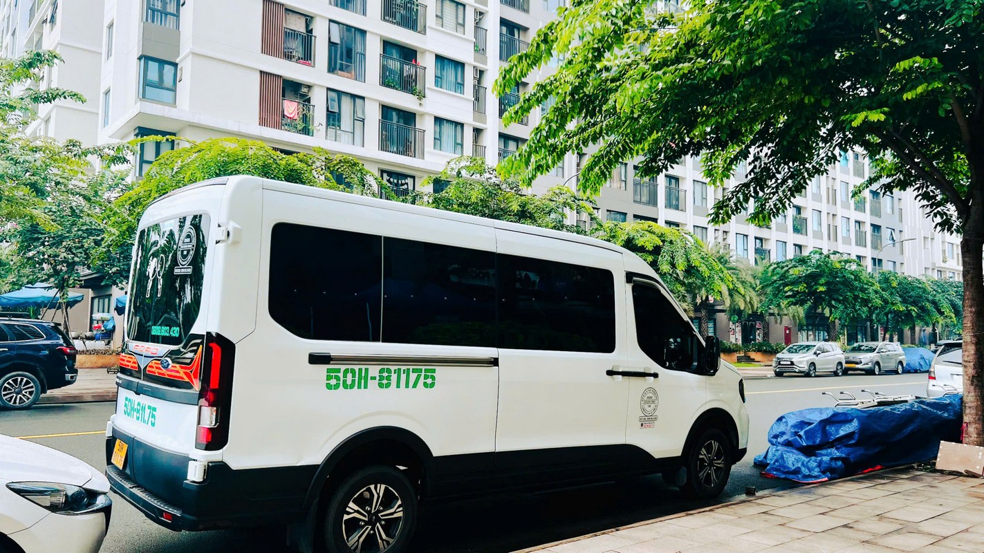 thue xe 16 cho mau trang ruoc dau 2