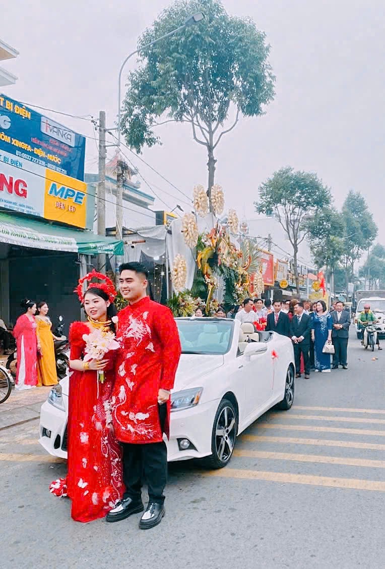 Thuê xe cưới lexus mui trần đẹp 17.10 13 thue xe cuoi lexus mui tran 17 5