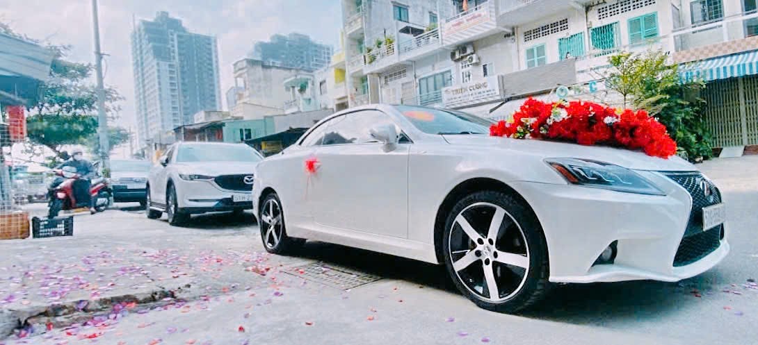 thue xe cuoi lexus mui tran 17 6