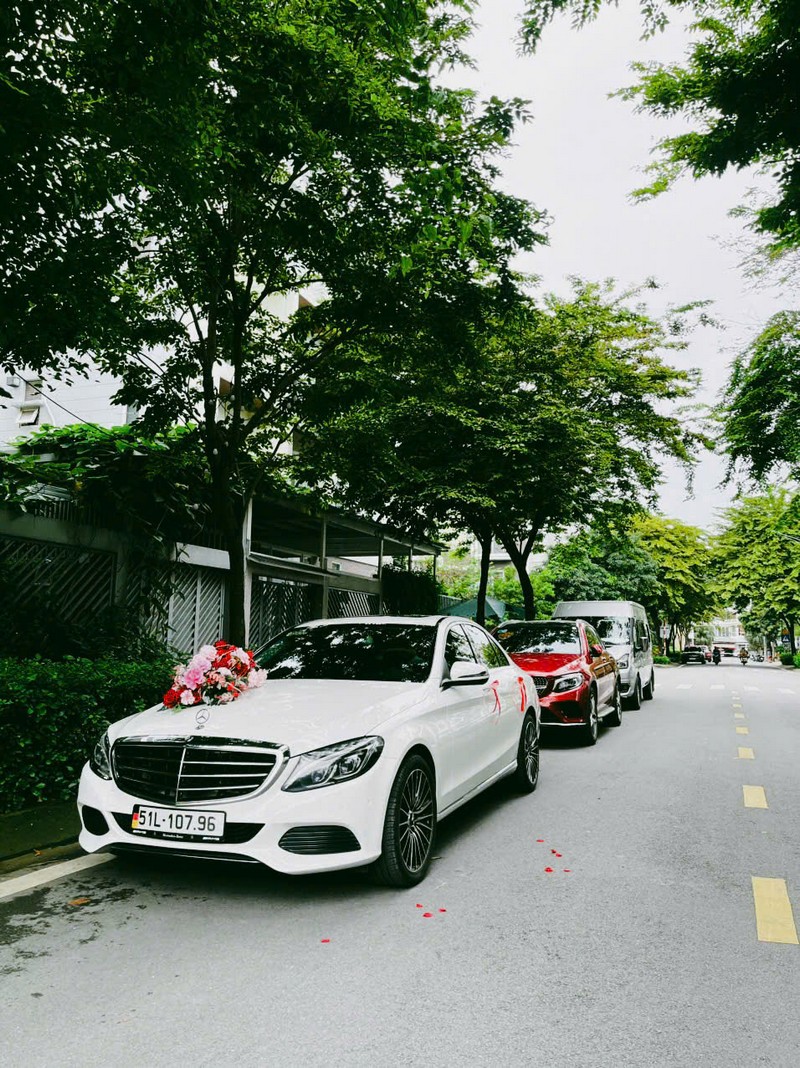 thuê xe cưới mercedes c250 25-10 6 thuê xe cưới mercedes C250