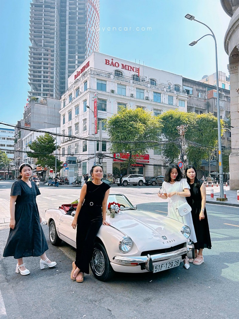 thue xe co triumph chup tphcm 2