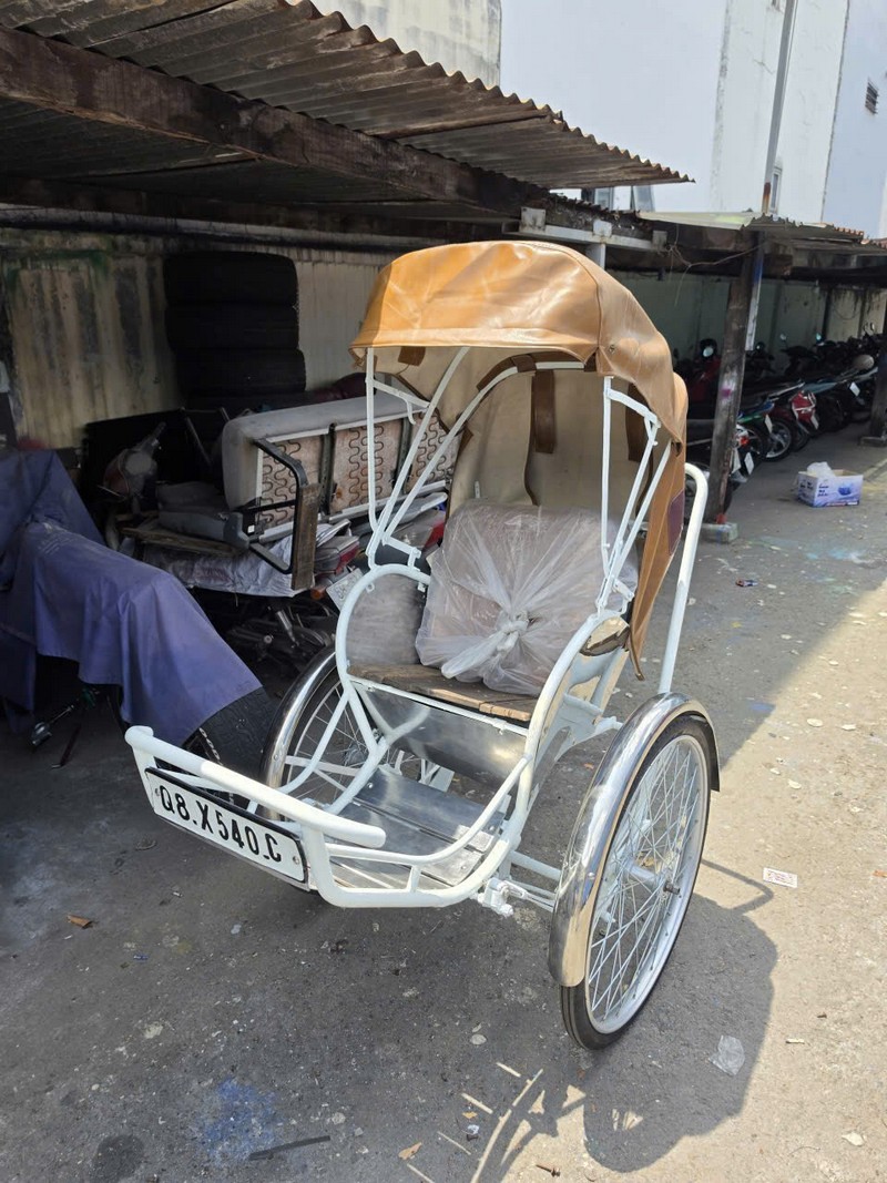 cho thuê xích lô cổ điển 