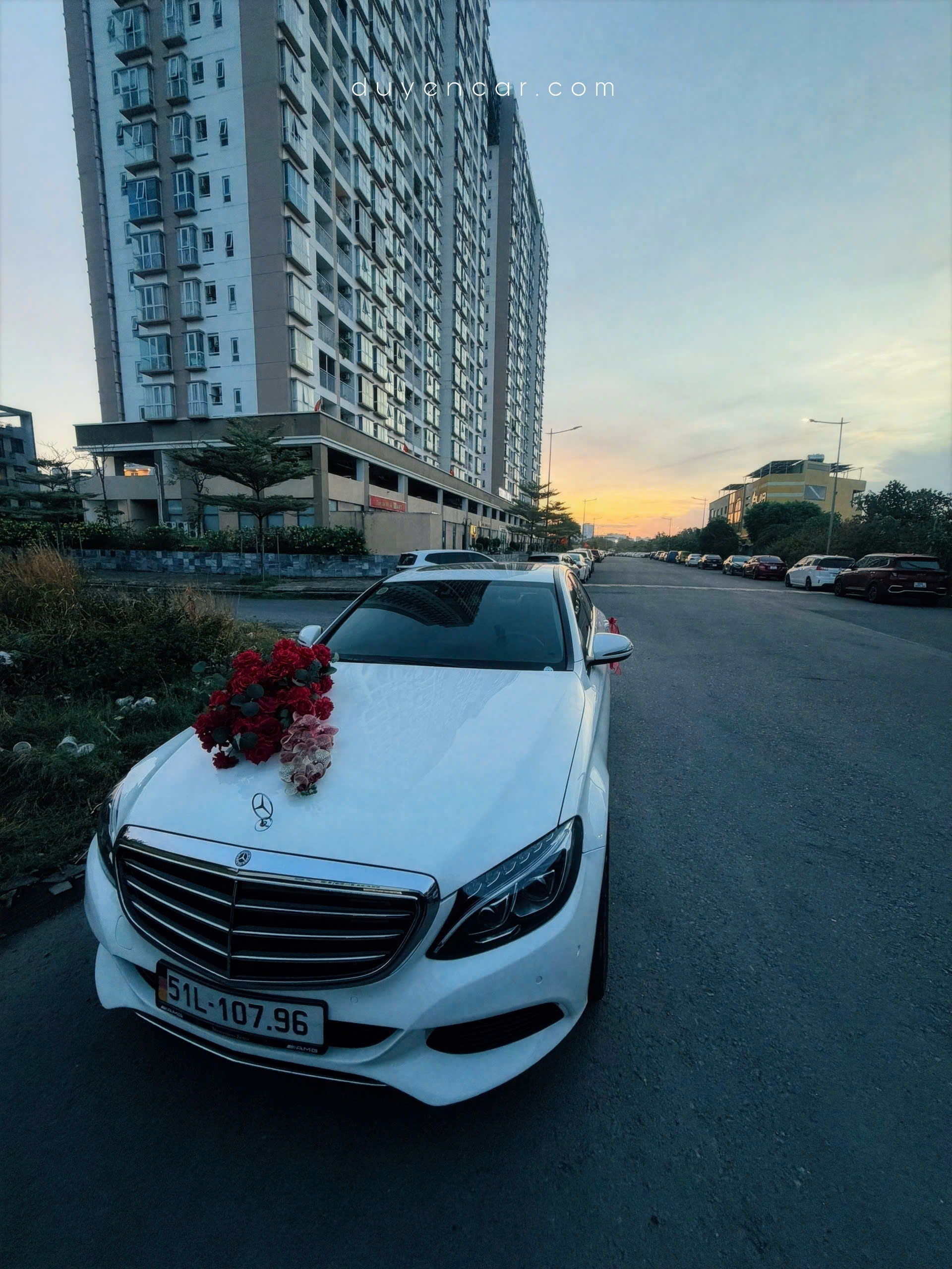 Thuê Mercedes C250 xe cưới -