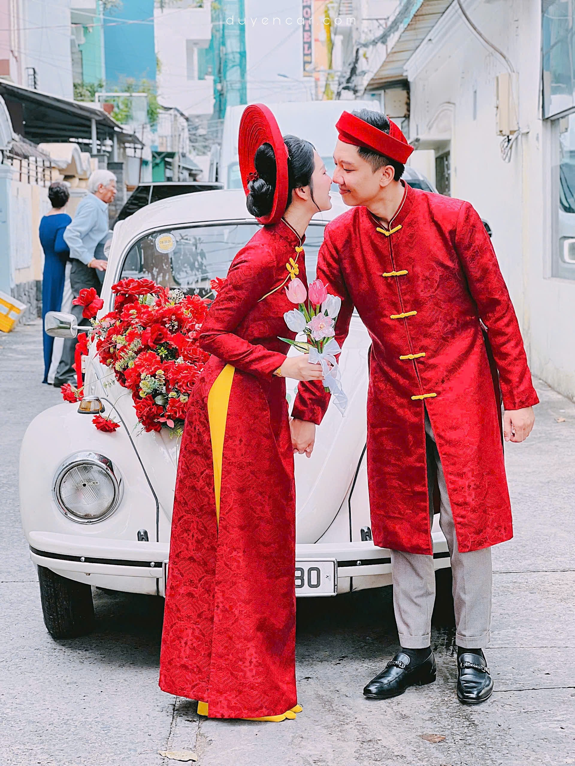 Thuê xe cưới bọ cổ - Pose hình 