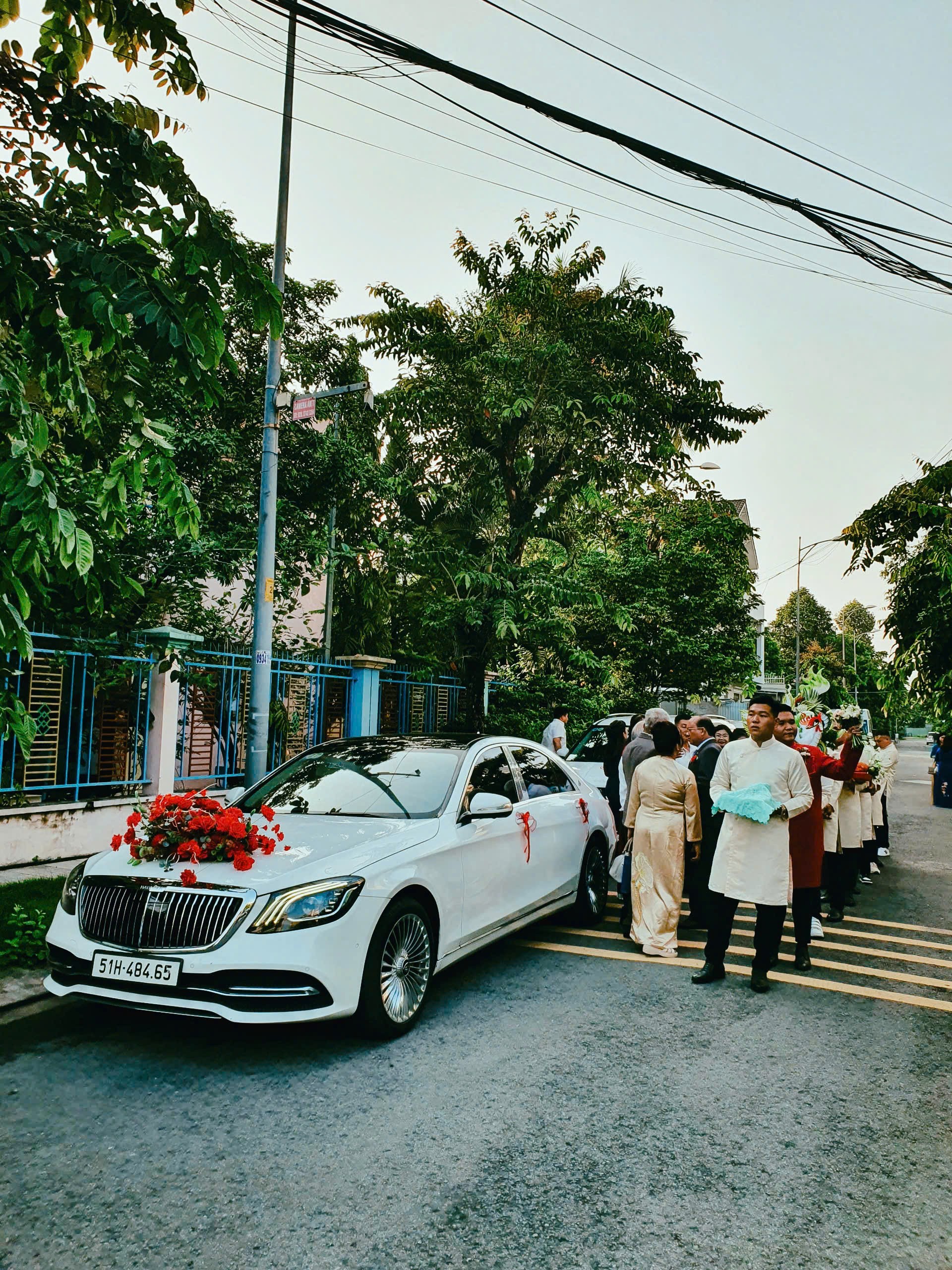 Thuê xe hoa S450 maybach [13.06.2026]