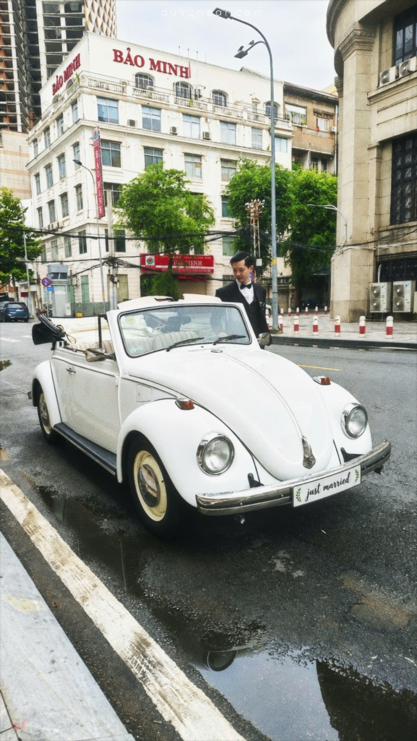 thuê xe bọ cổ chụp cưới, thuê xe hoa bọ cổ, thuê Volkswagen Beetle chụp ảnh cưới, thuê xe cổ chụp Pre Wedding, thuê xe Beetle mui trần TPHCM, thuê xe cưới vintage, xe cổ chụp ảnh cưới Quận 1.