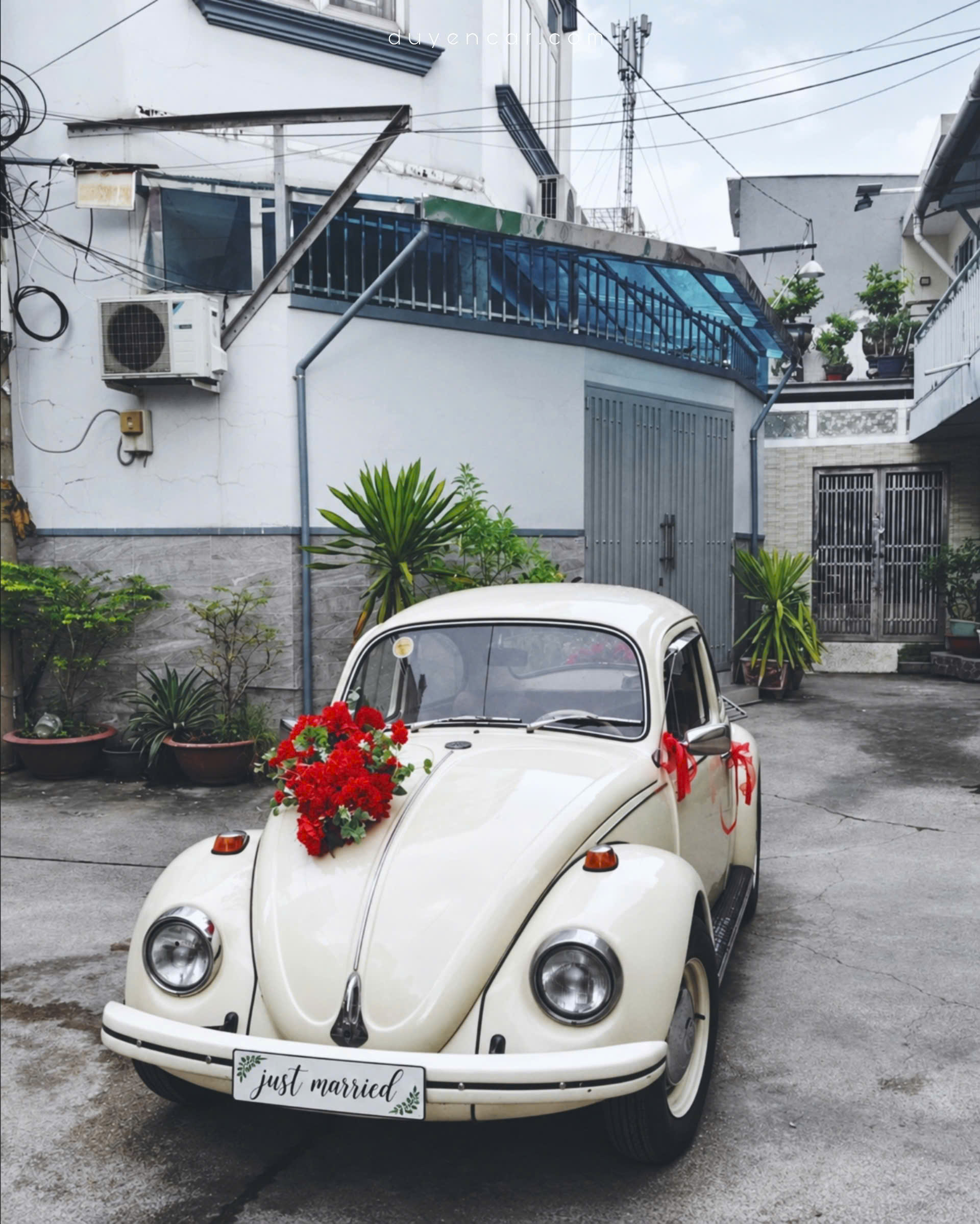 Cho thuê xe cưới cổ điển kem