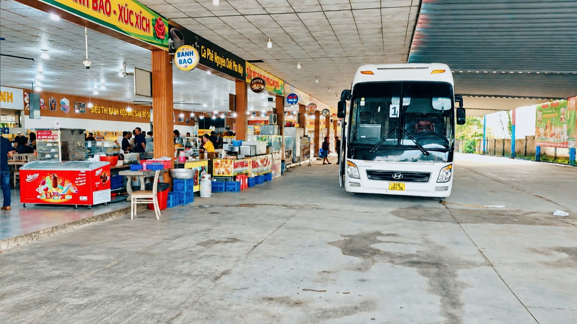 cho thuê xe Universe 45 chỗ TPHCM