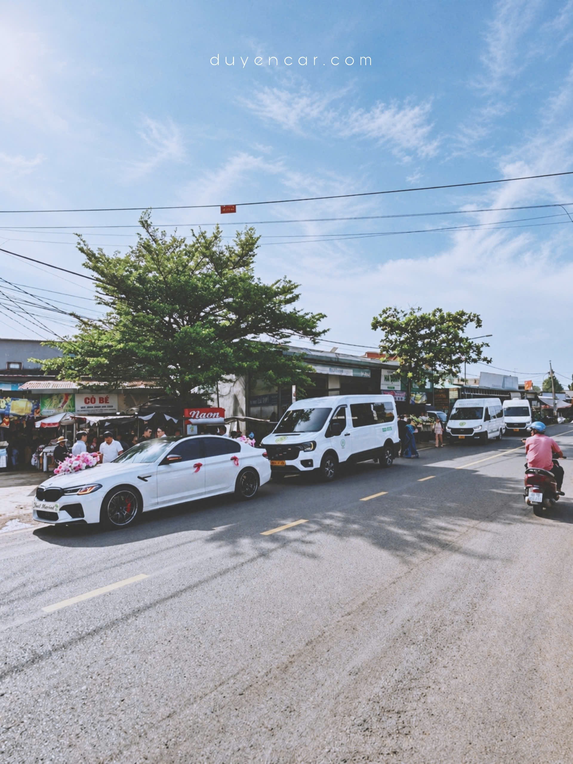 THUÊ XE CƯỚI BMW 520i